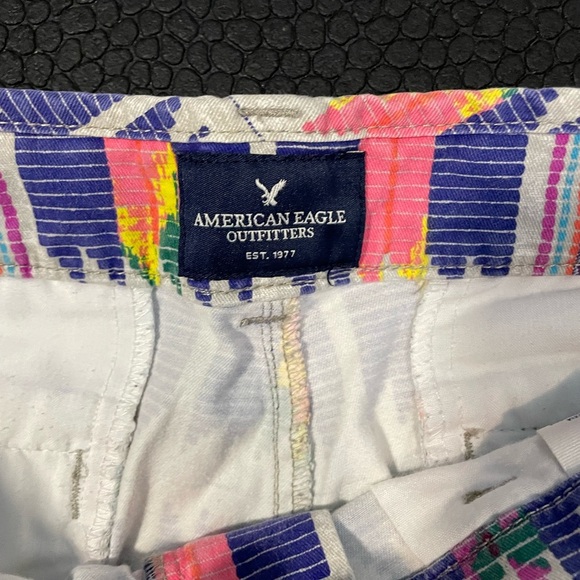 American Eagle outfitters Aztec tribal size 4 midi twill‎ shorts - Picture 2 of 6